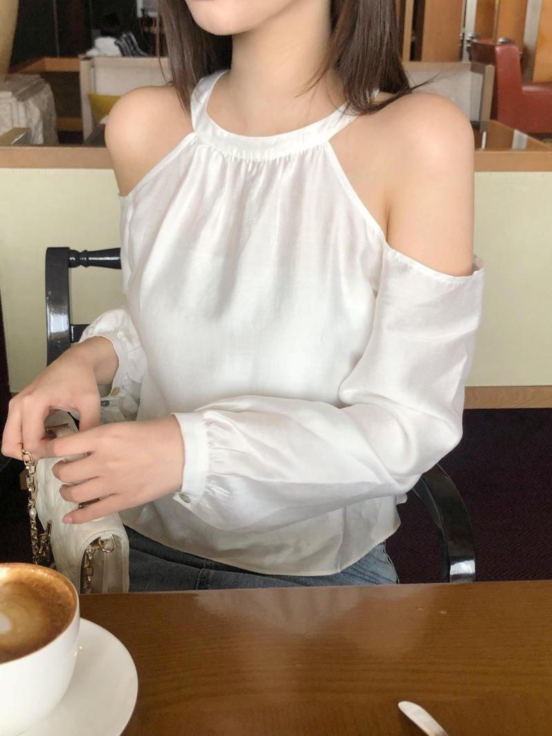 (pre-order) swan halter blouse_white