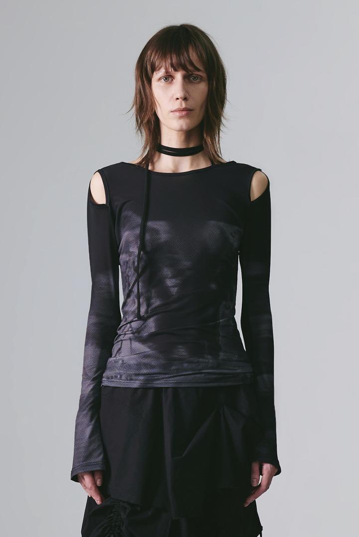 CUT-OUT SLIM FIT LONG SLEEVE BLACK