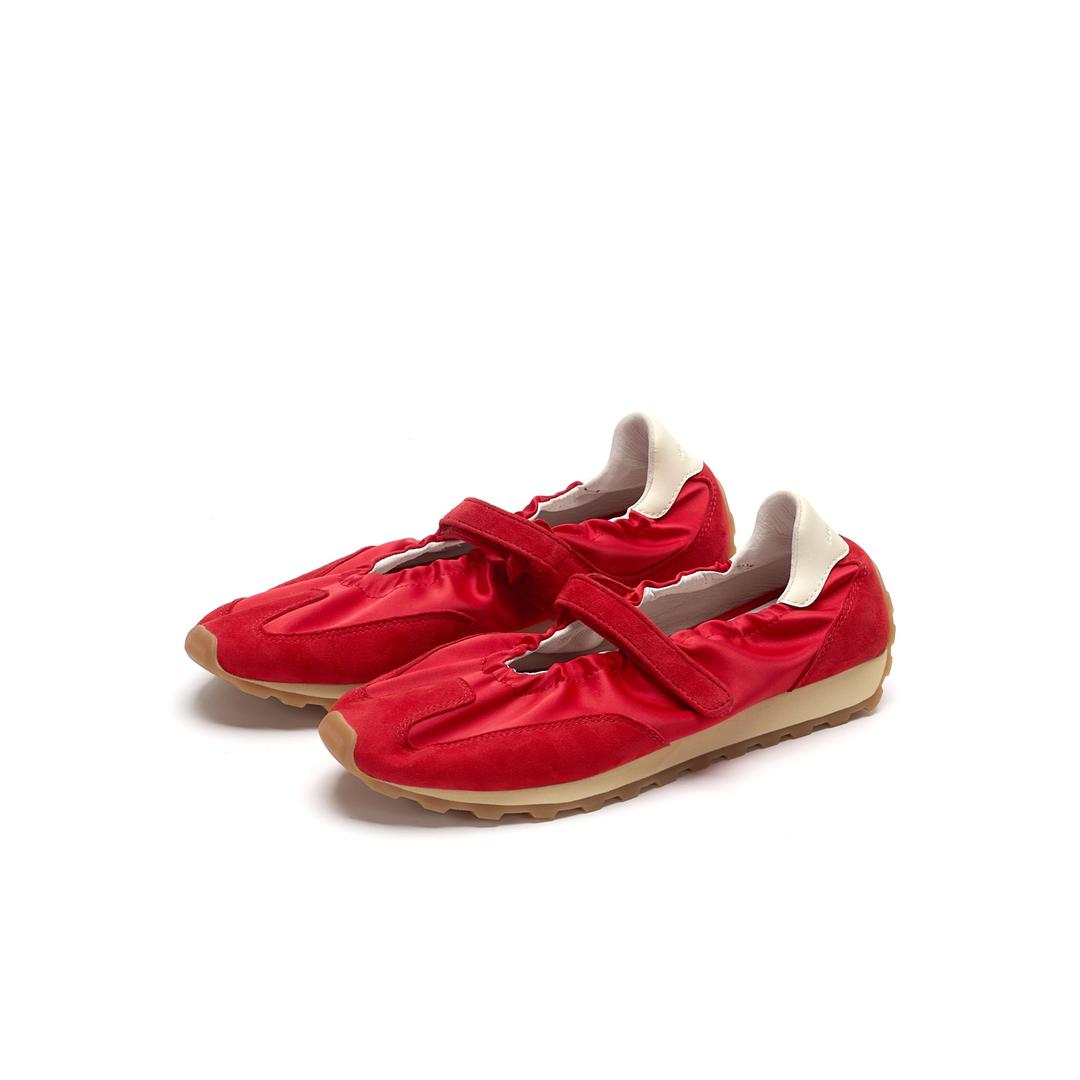 MARY JANE RUNNER,CHINESE RED/ANTIQUE WHITE