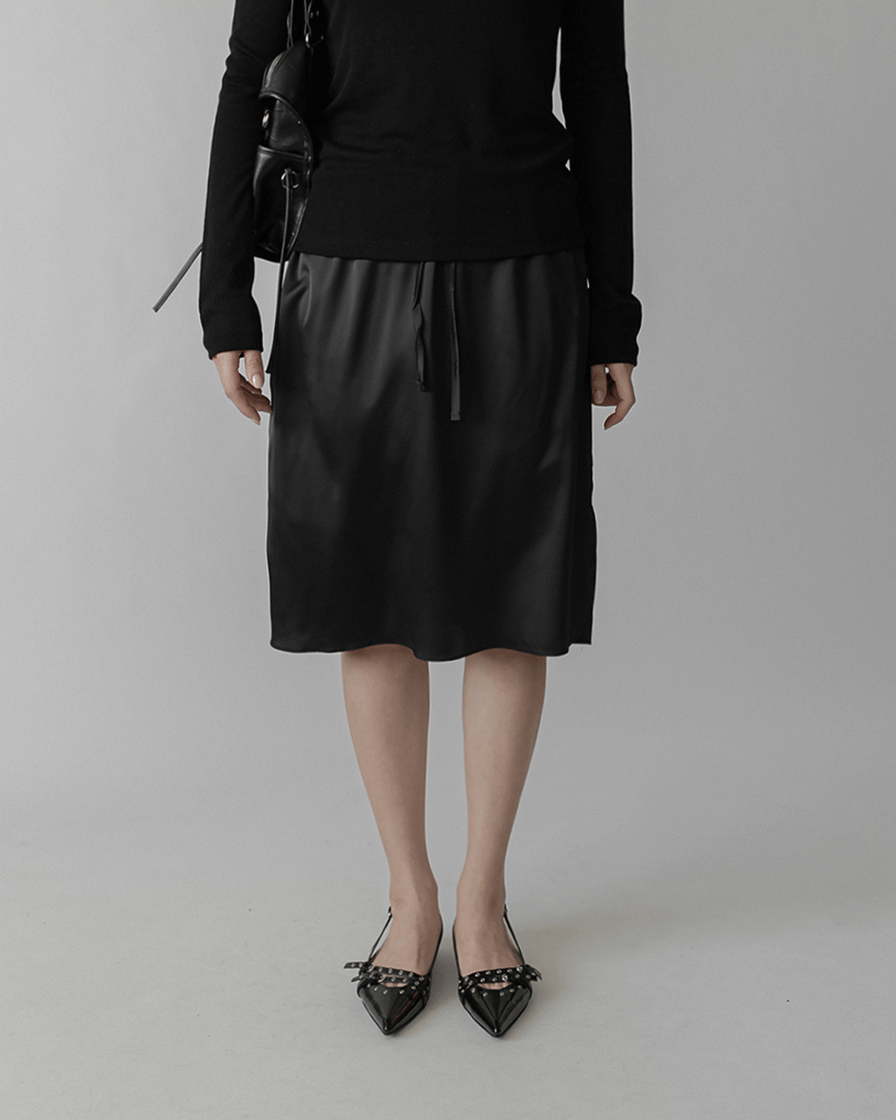 시크바이 새틴 H라인 스커트