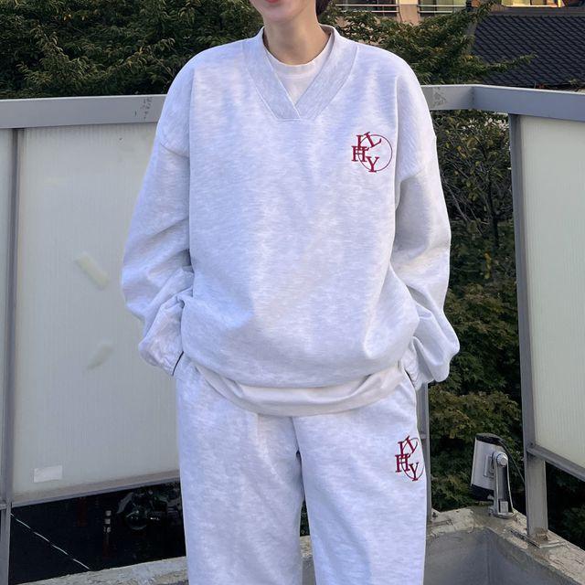 (3color/세트가능!) 남녀공용 할리우드 자수 레터링 브이넥 오버핏 박시 스트링 가을 맨투맨 티 커플 트레이닝복
