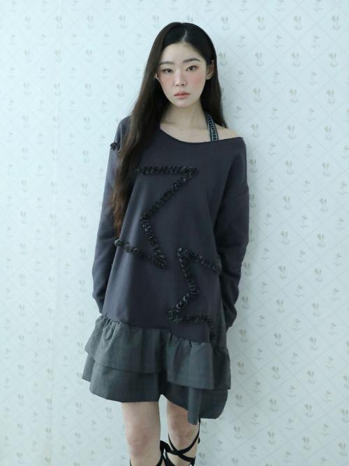 체크 오프숄더 스웻셔츠 드레스(차콜)