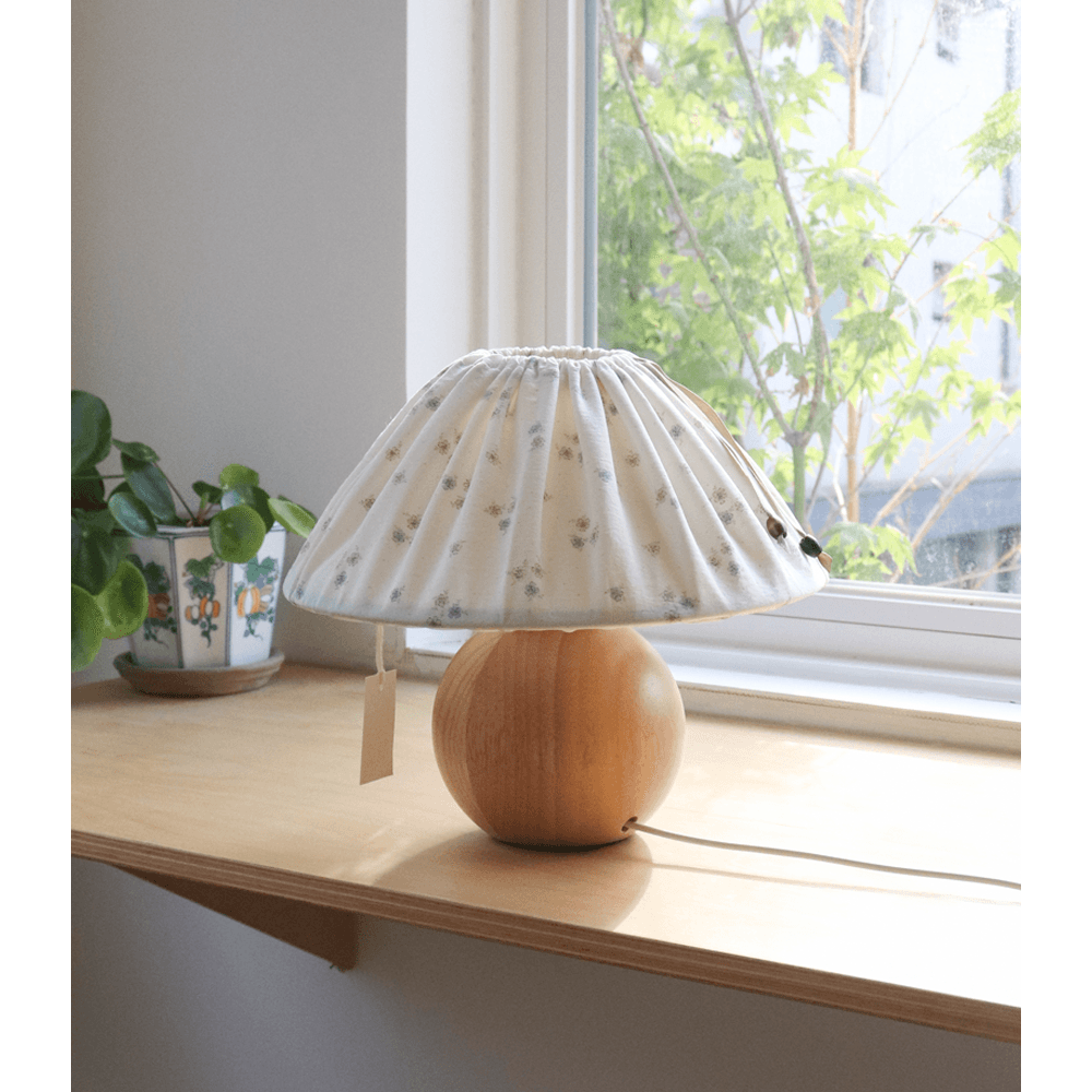 Lily Orb Lamp