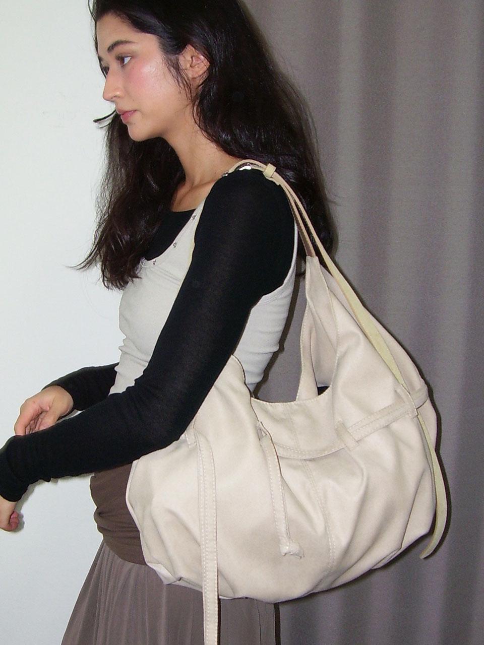 MUSHROOM HOBO BAG [SUEDE BEIGE]