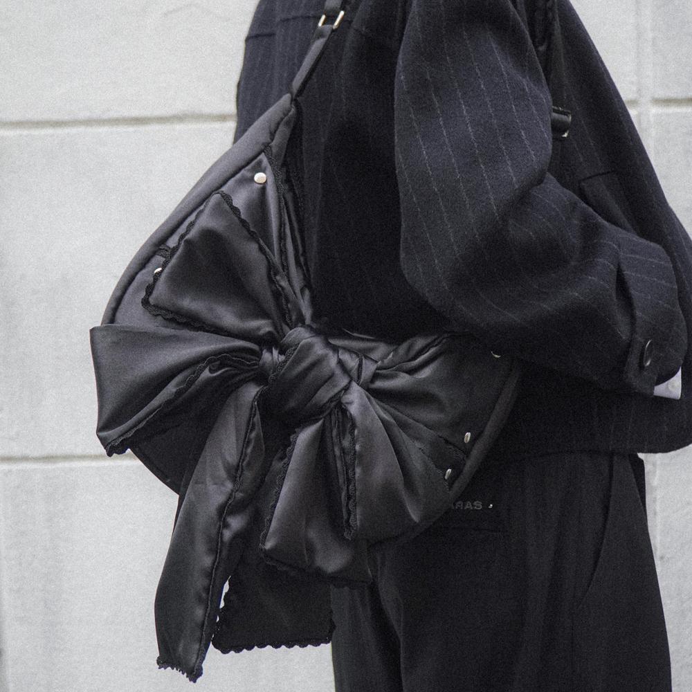 Laced Ribbon Shoulder Bag (Black)