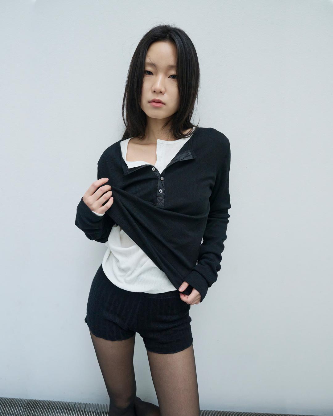 Twist henley top (black)