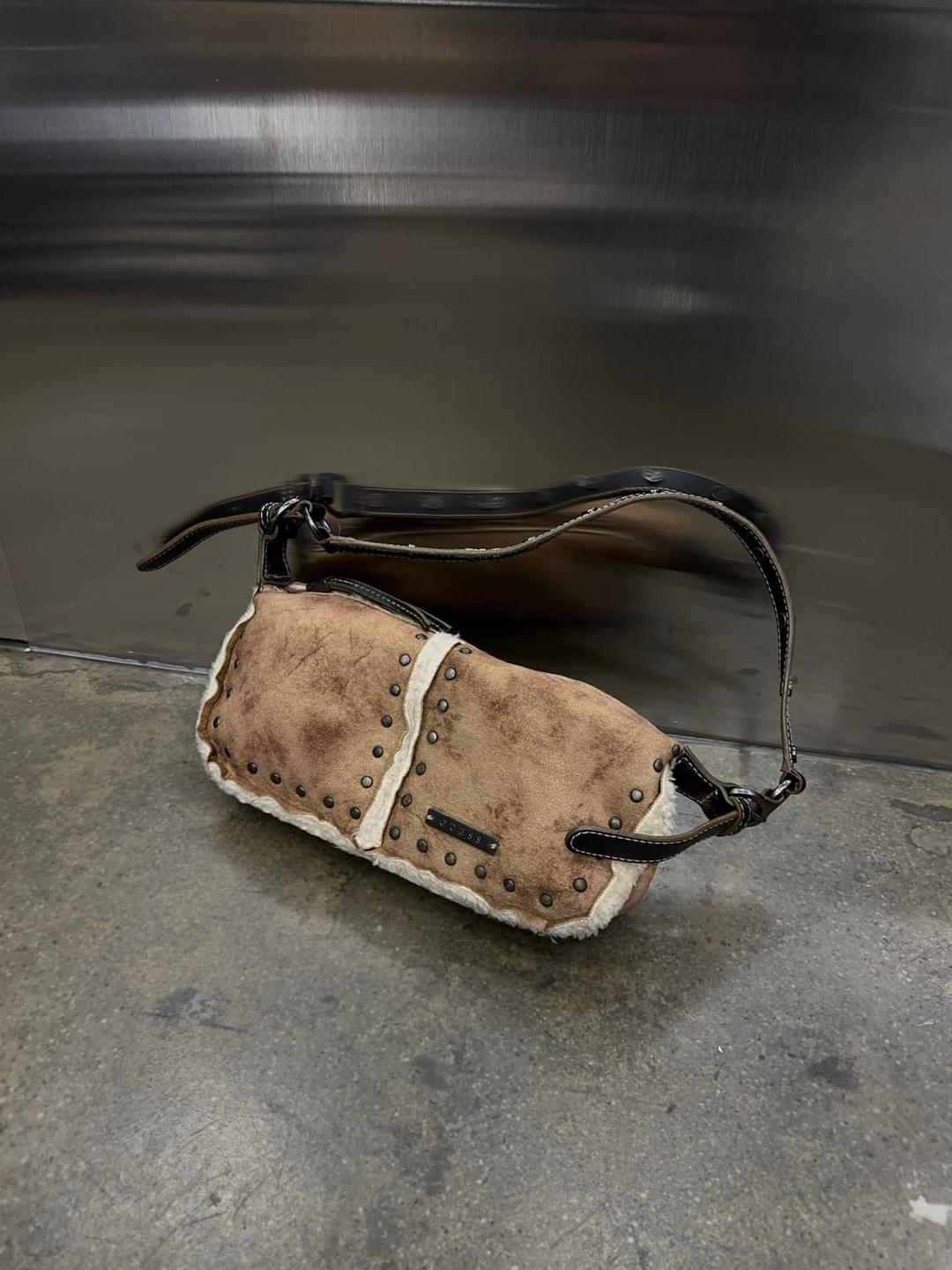 Guess rare suede shoulder bag | 후루츠패밀리