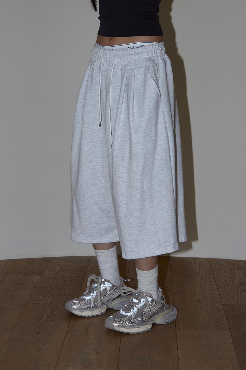 BASIC BERMUDA SWEAT SHORTS