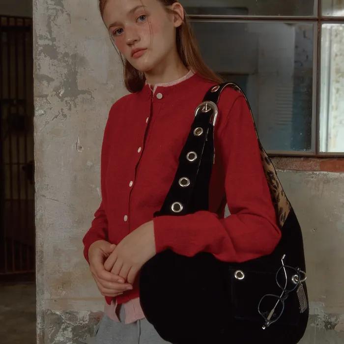 SUEDE BUCKLE REVERSIBLE SHOULDER BAG_BLACK