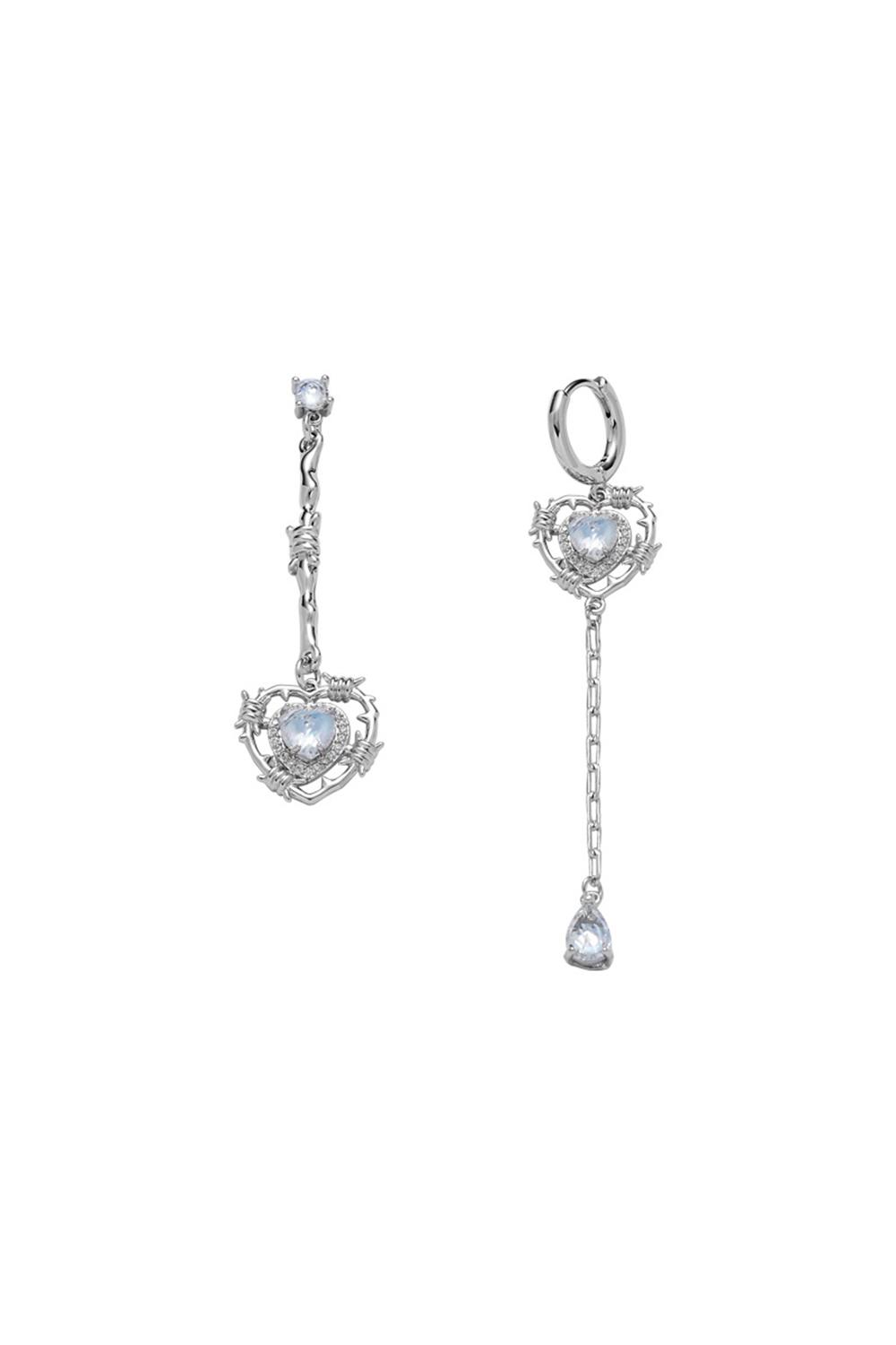 THIRSTY HEART CUBIC EARRING