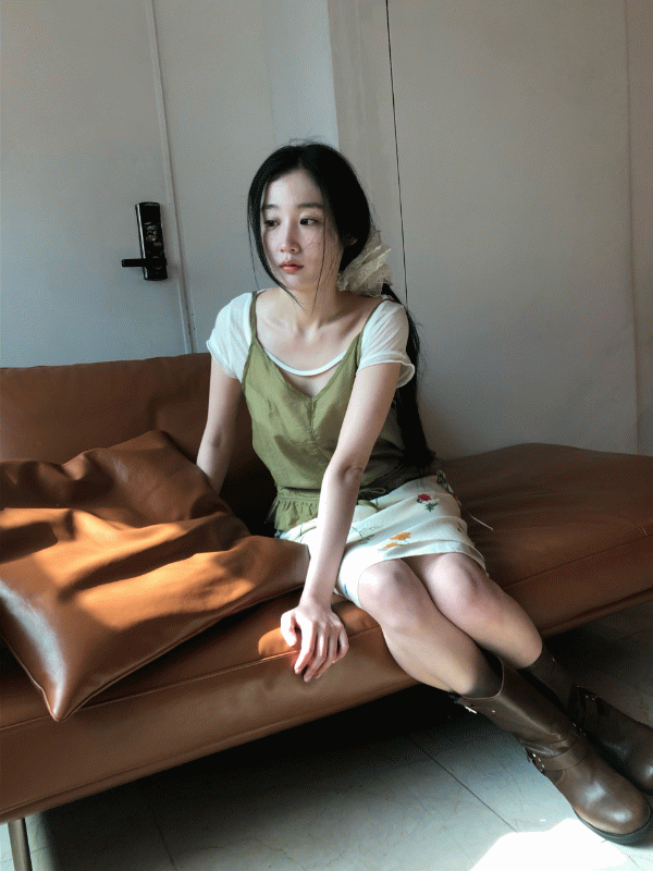 샌디 올리브 블라우스