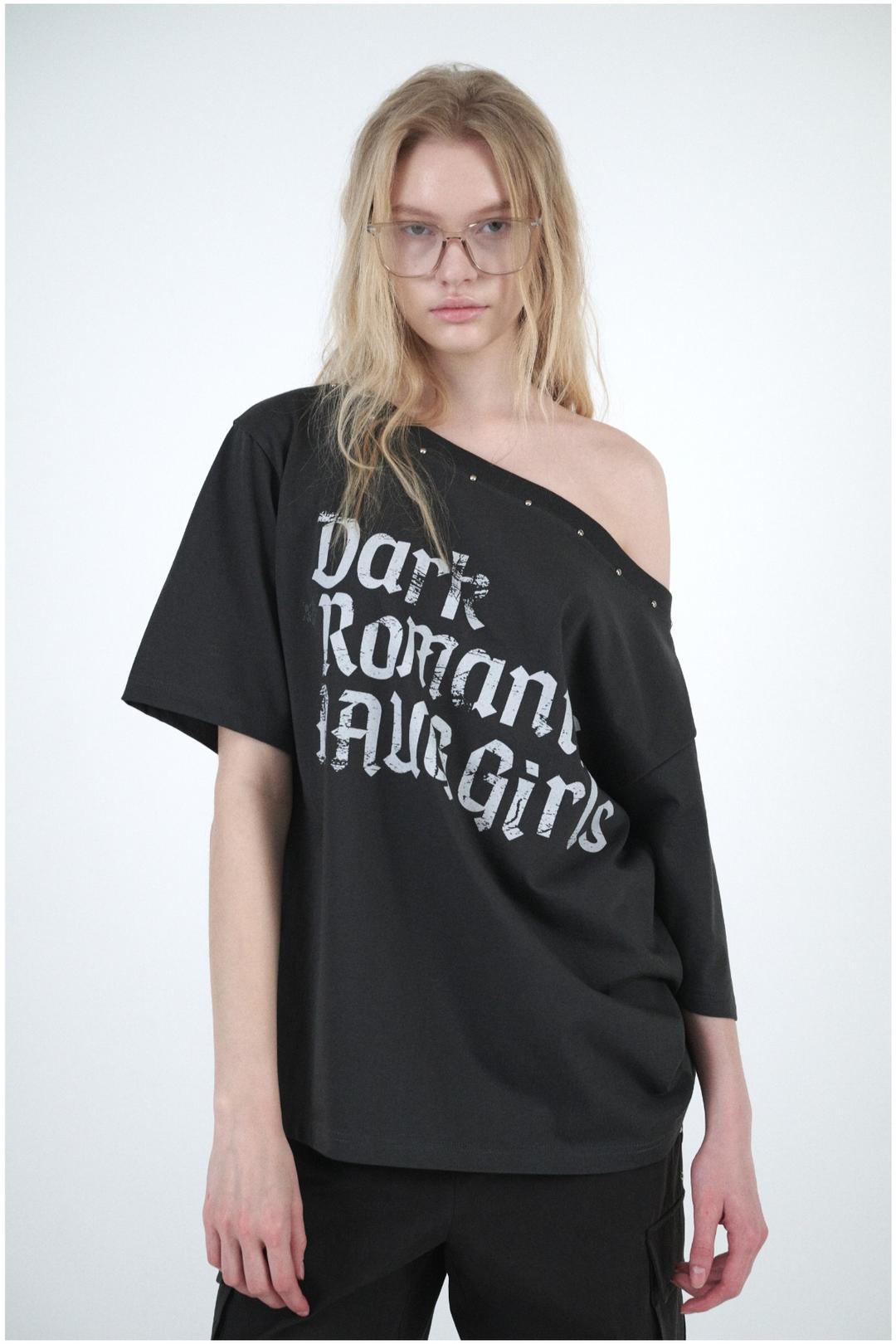 아우그 LETTERING STUD OVER-FIT T-SHIRTS / CHARCOAL