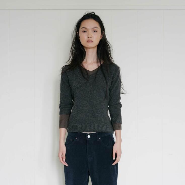 Alpaca V-Neck Knit (Charcoal)