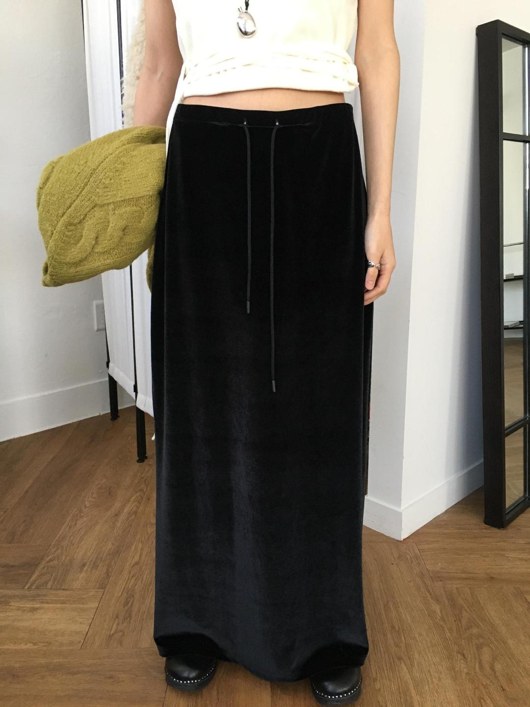 로우머 [MD PICK/하객룩] 벨벳 맥시 롱스커트 2color 임부복 프리사이즈 허리밴딩 부들부들 연말룩