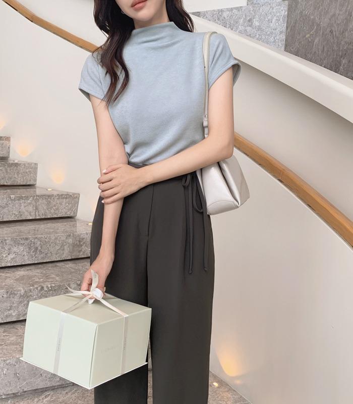 에브리모닝 1+1수량할인🎁하객룩🤎[MADE] 르헤르 하프넥 반팔 니트 티