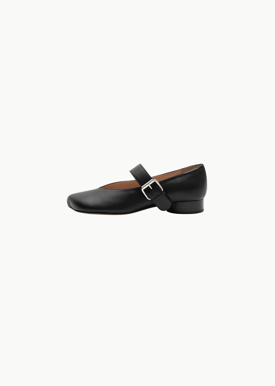 obliqua strap ballerinas, black