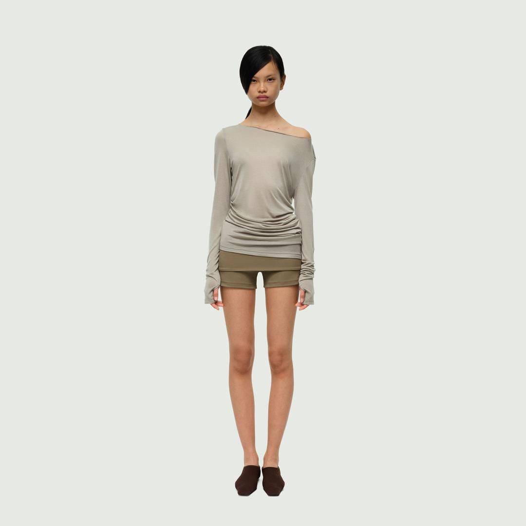 The Asymmetrical Bateau Neckline T-shirt - BLACK / S