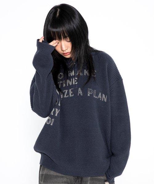 XTK088 플랜 카라 하프집업 니트 (CHARCOAL)