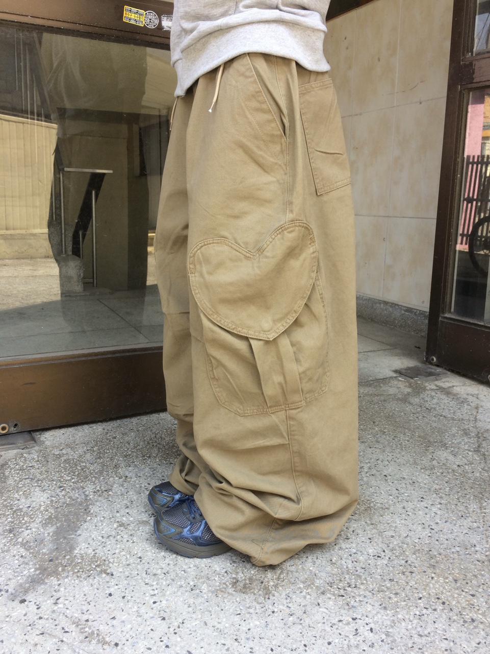 예잇 [unisex] 하트 카고 핀턱 팬츠