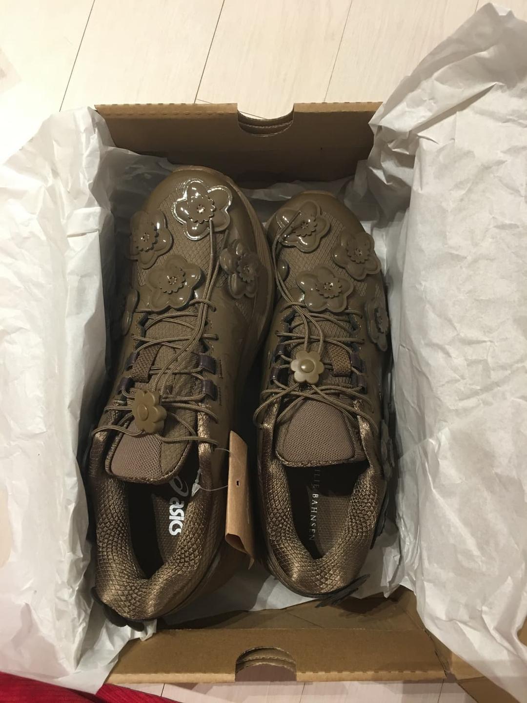 아식스 세실리아반센 브라운 | 후루츠패밀리