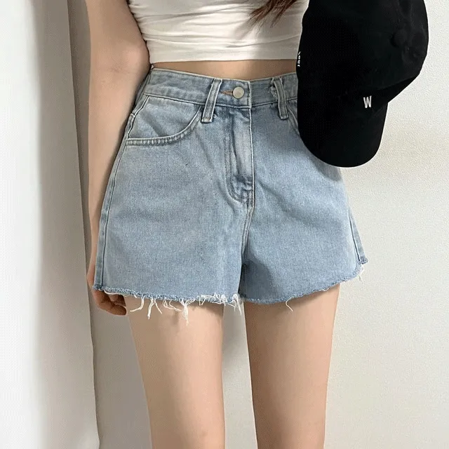 [여름필수] 하이웨스트 컷팅 세미 A라인 연청 데님 숏팬츠 반바지