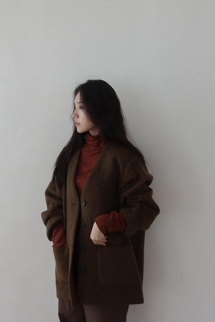 MERINO WOOL COLLARLESS COAT - BROWN
