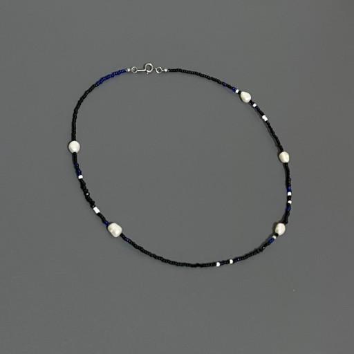 Pearl necklace black and blue