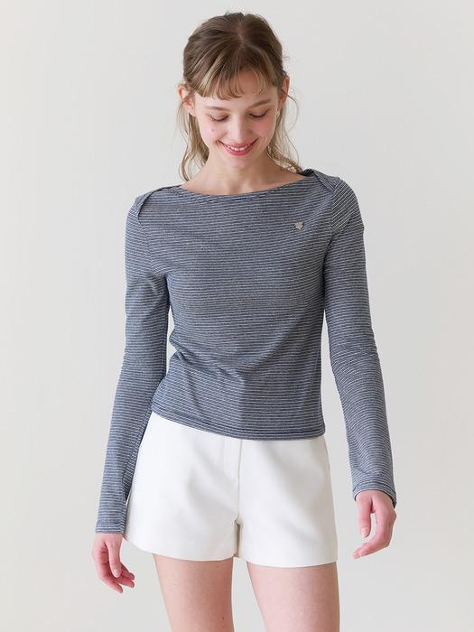 Needs long sleeve t-shirt_ Navy