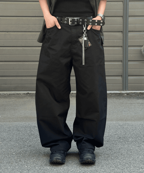 커브드 코튼 치노 팬츠 [블랙]