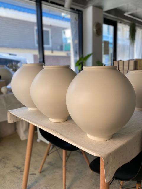 [달항아리전문점 소소요]달항아리 L 무광 어른 부모님 선물 집들이 선물 어버이날 조성현 작가 moonjar 350mm