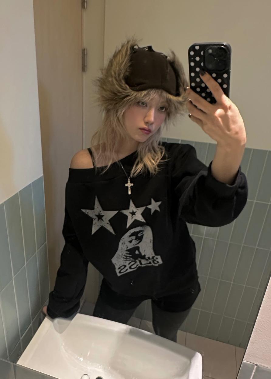 Vintage Star Off-Shoulder Sweatshirts (기모) 빈티지 스타 오프숄더 맨투맨