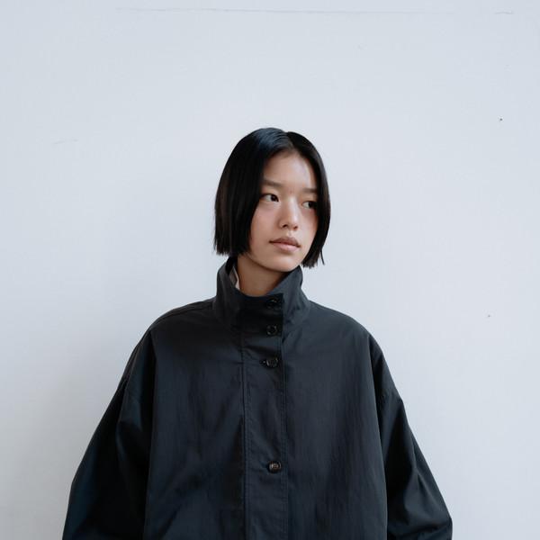 Cotton volume sleeve jumper (khaki beige / dark navy)  [9월 4일 순차 배송]