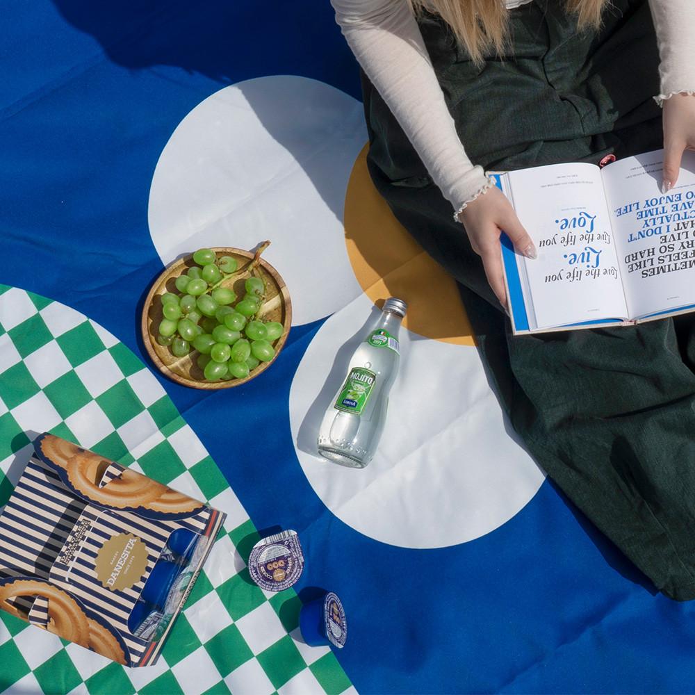 [드롭드롭드롭] 여름 휴대용 돗자리 비치 감성 피크닉매트 MY FLOWERY SECRET