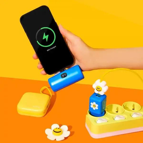 위글위글 고속충전 도킹형 보조배터리 4800mAh 20W