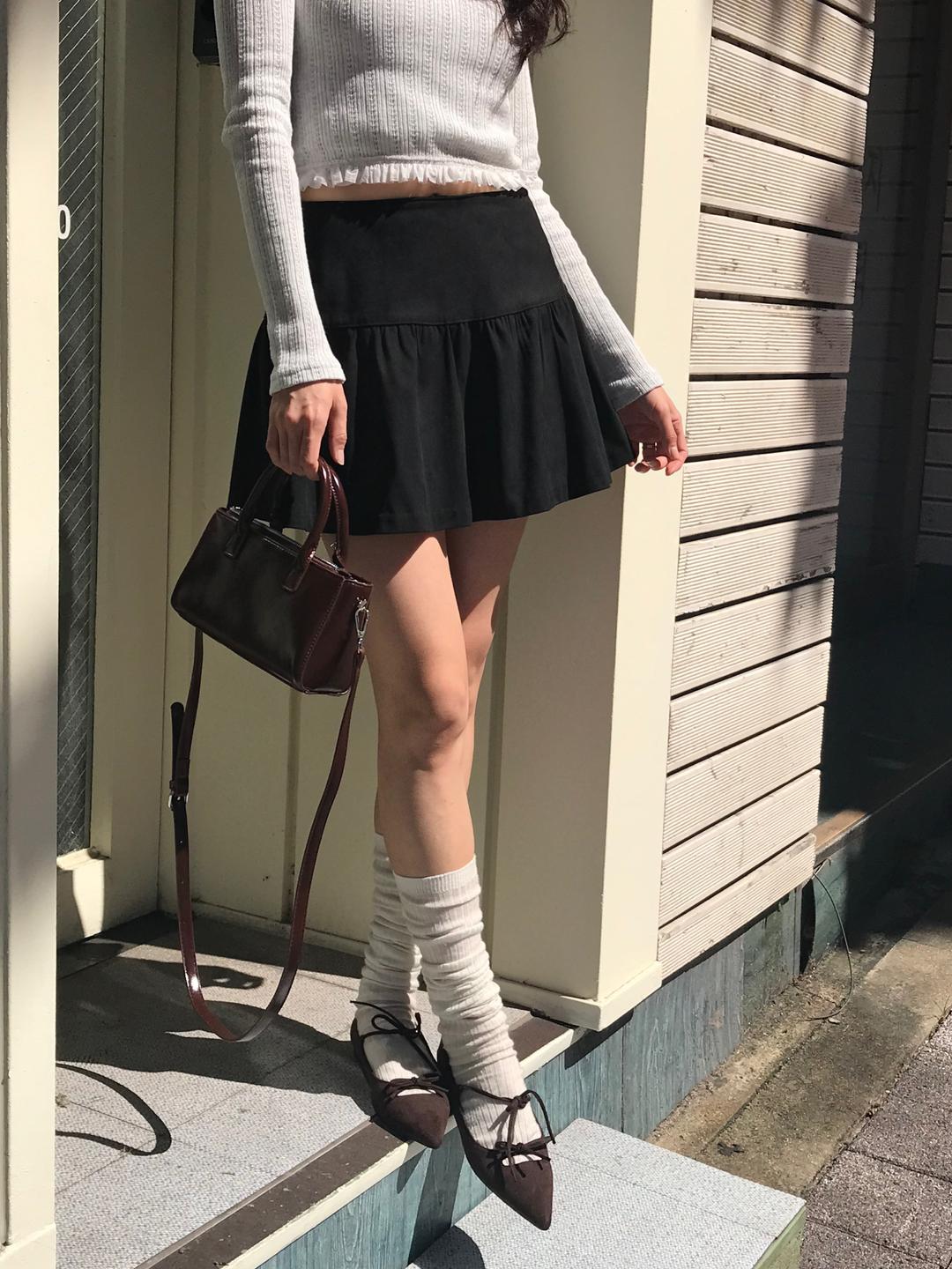 PREFRITT : Vienna suede frill mini sk [black]