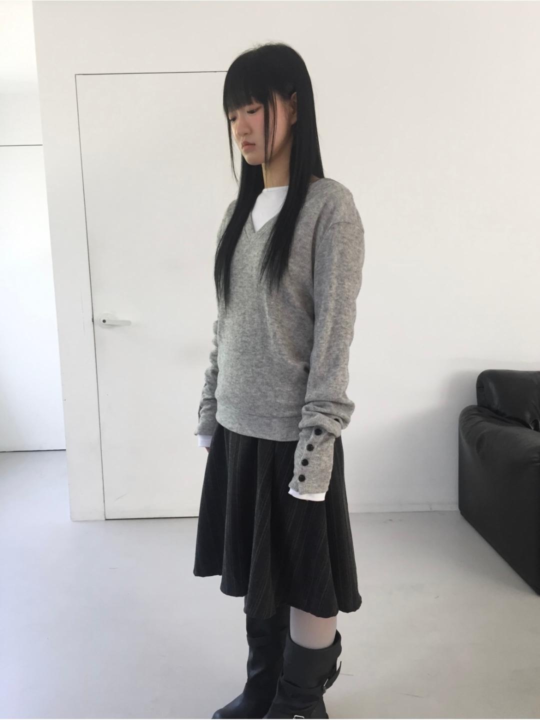 v-neck button sleeve top (2c)