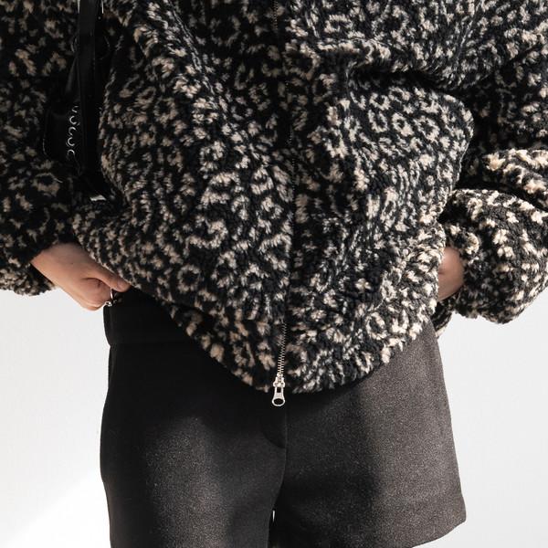 Low Rise Wool Short Pants (Black)