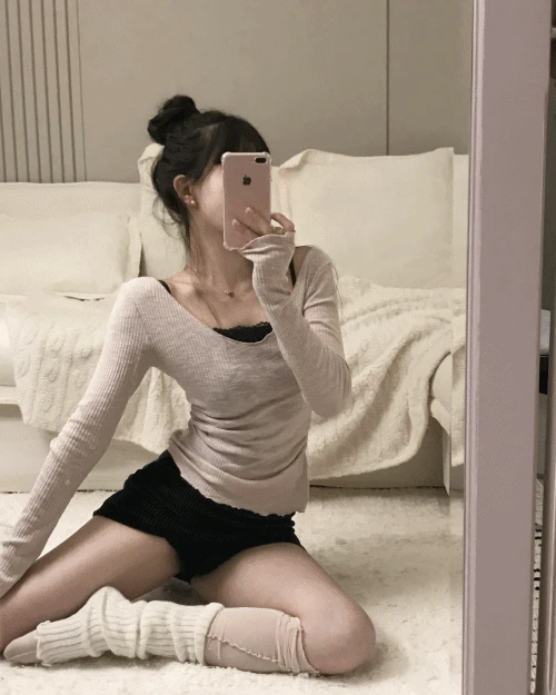 [ 솜다PICK / side shirring ] self-core deep v neck tee