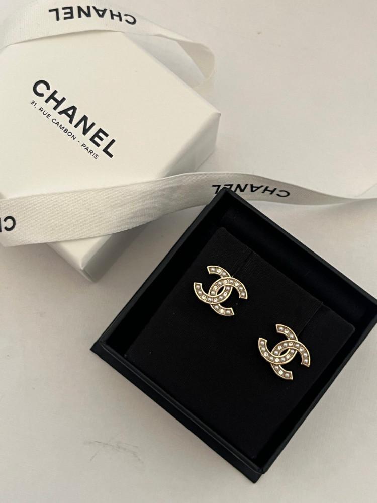 MARKET RHEMES ORDER [CHANEL] CHANEL CC CRYSTAL LOGO EARRINGS