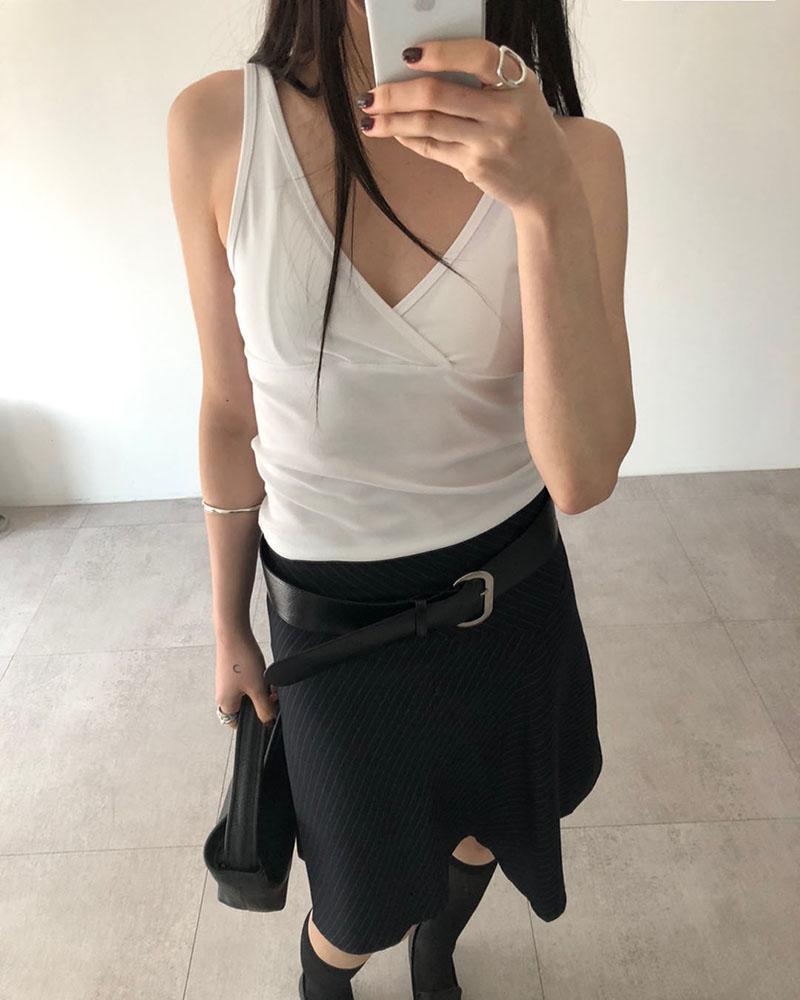 유어즈 Simpe V-neck sleeveless 딥브이넥 랩 슬리브리스