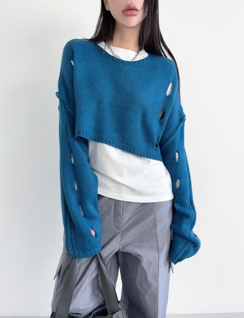 punching hole crop knit