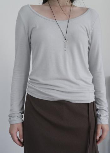 deep U-neck mute tee (4c)