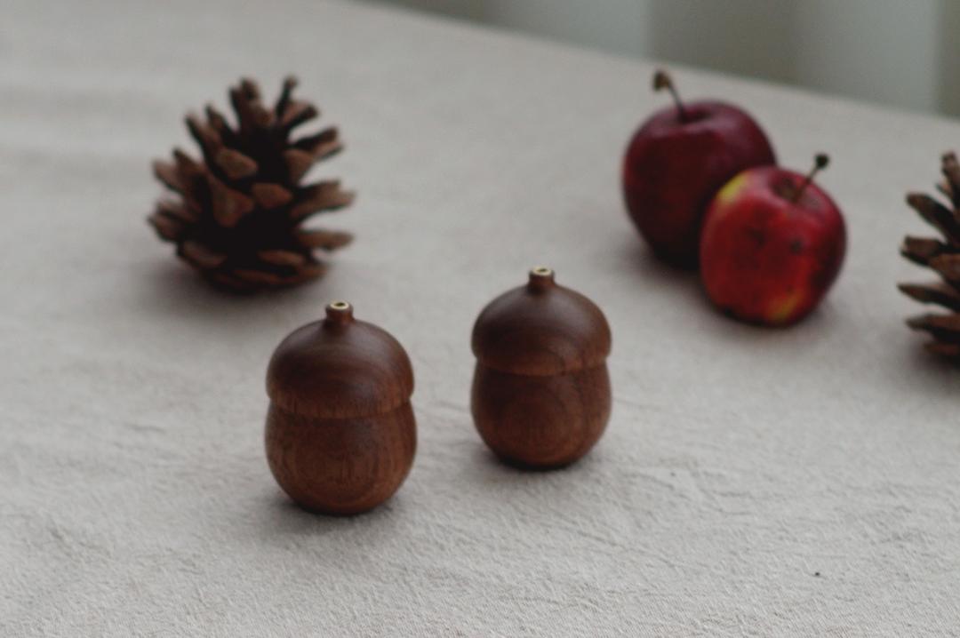 acorn incense holder (alone)