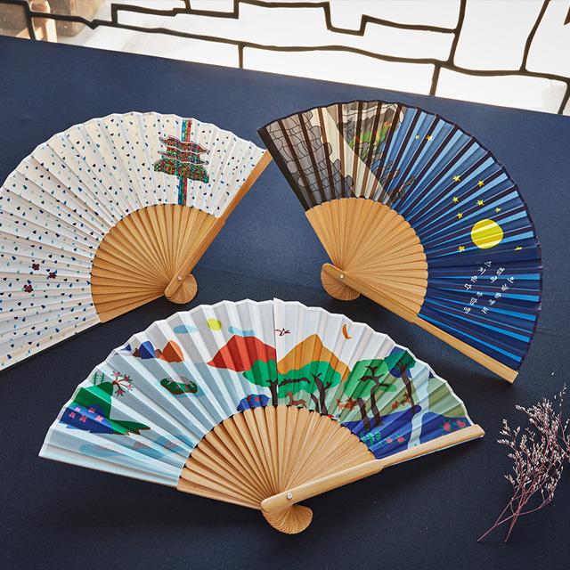 '궁궐, 시선을 담다' 접이식 부채 2종