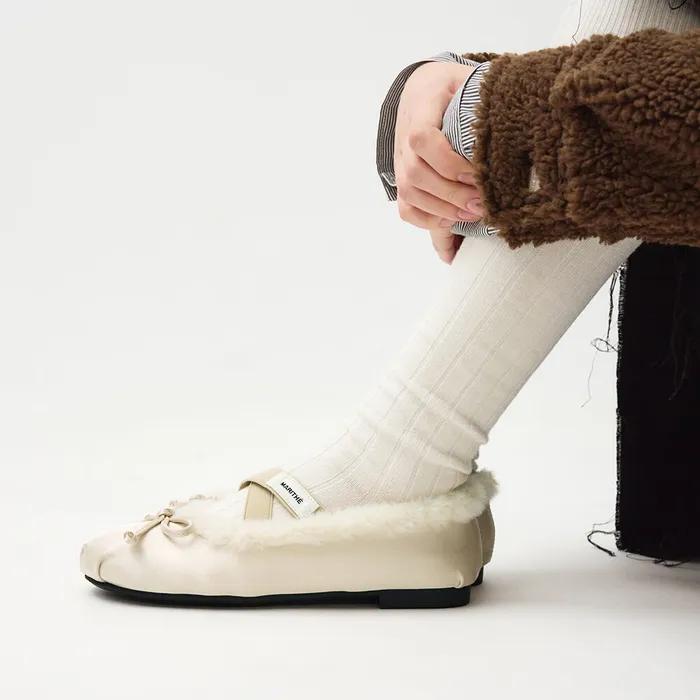 NU WEEK CROSS BANDING RIBBON FUR FLAT SHOES light beige
