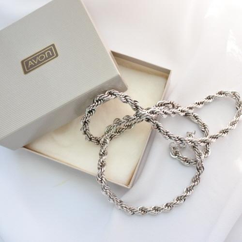 1985 AVON french ropetwist necklace