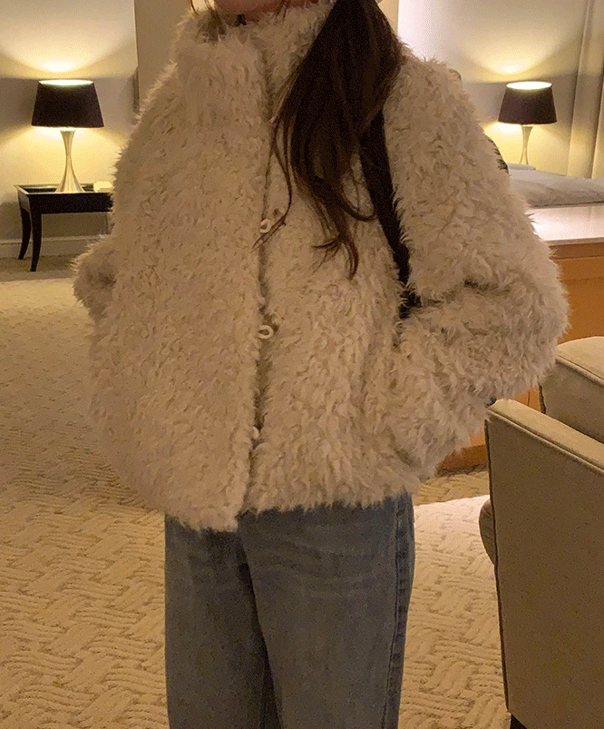 [⛄겨울신상] 드런 베이비 퍼자켓 (2color)/퍼코트/털자켓/겨울아우터/연말룩/하프코트/데이트룩/하객룩/숏코트/뽀글이/무스탕