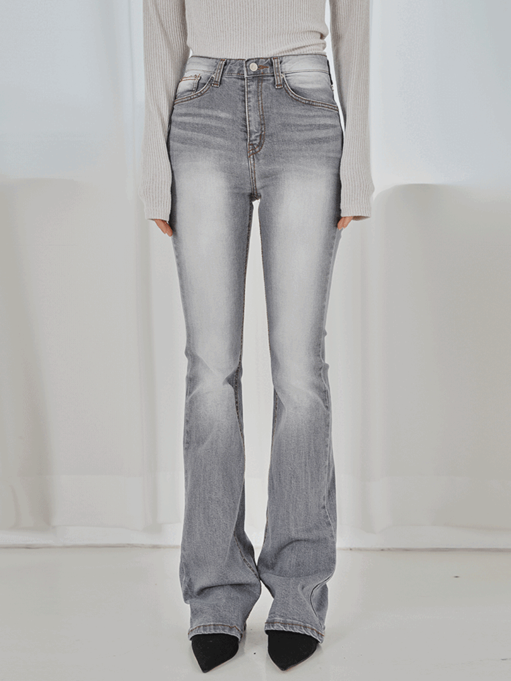체르니 부츠컷 그레이 워싱 롱 데님 팬츠