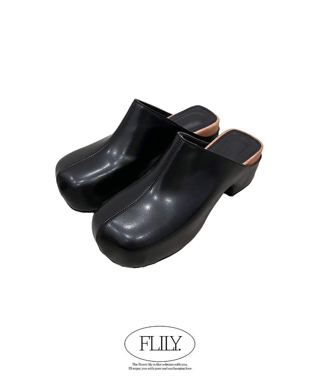 SM. Brick Clog