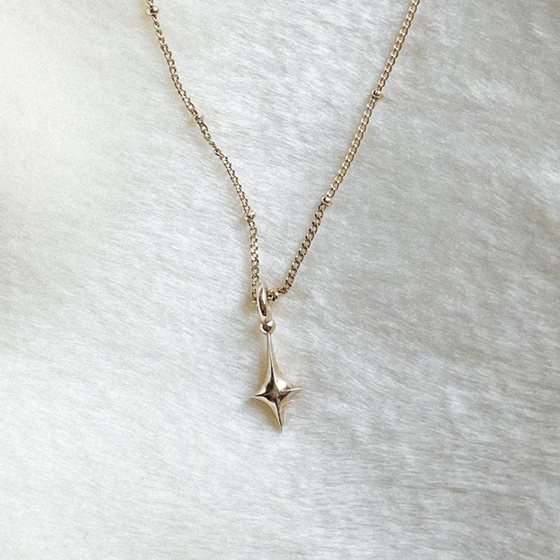 Single star Necklace - gold